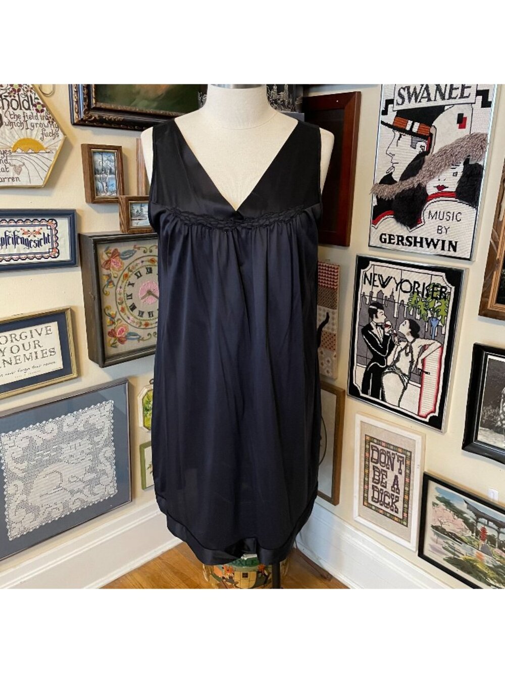 Vanity Fair Womens 100% Nylon Black Sleeveless Nightgown Size L